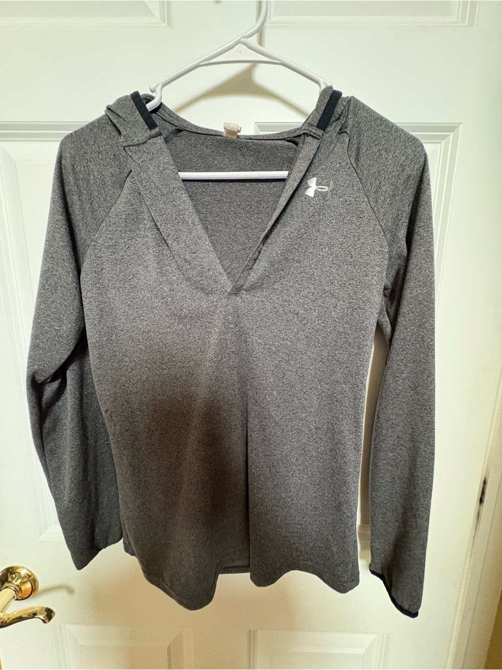 Under Armour Women's Gray Long-Sleeve Hooded Performance Top-ladies XS